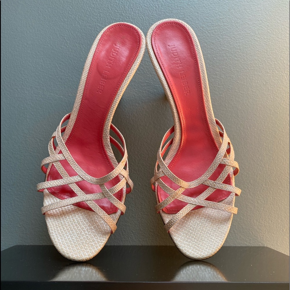 JUDITH LEIBER -sz 8.5 Tan/Silver Metallic Sandle’s